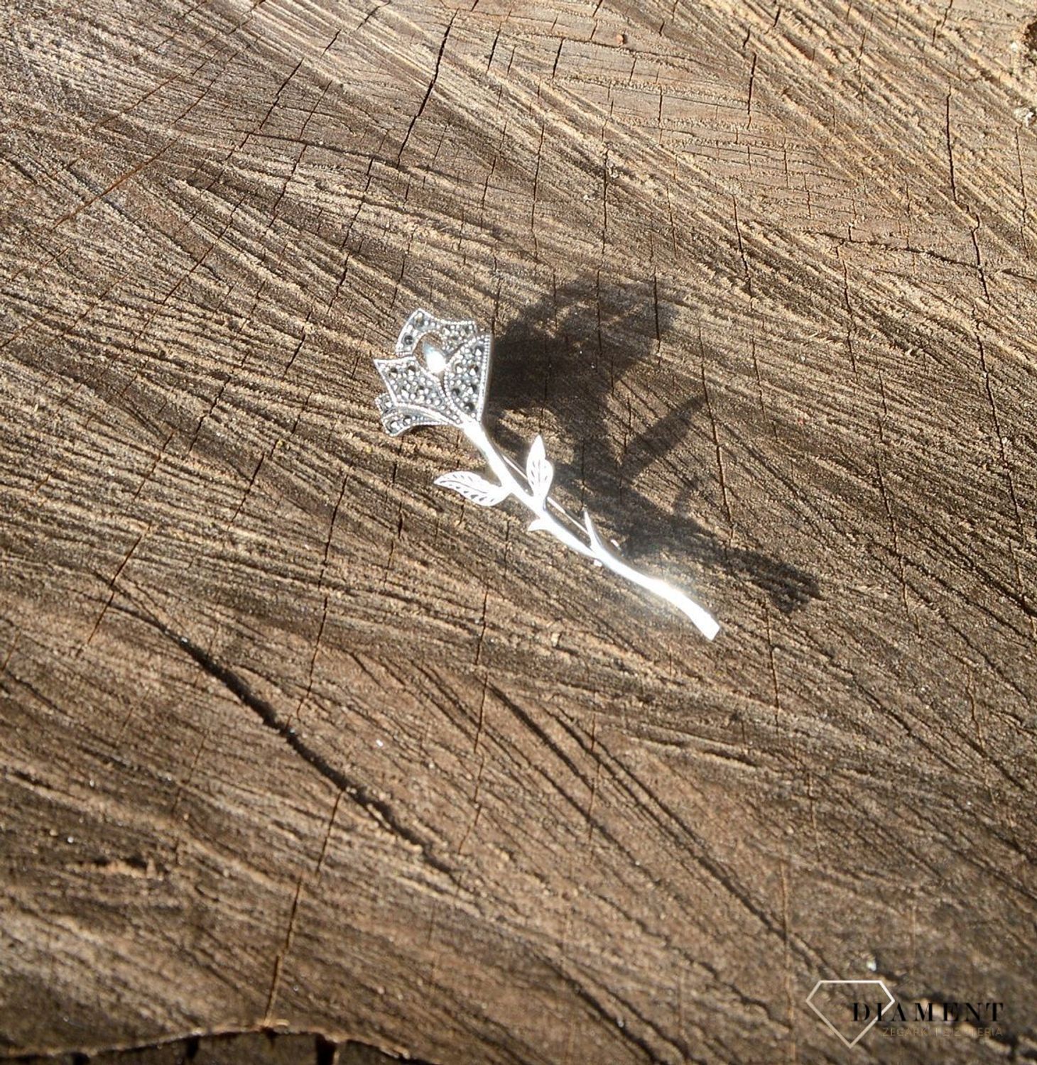 Srebrna broszka kwiat z markazytami BRO 207.jpg